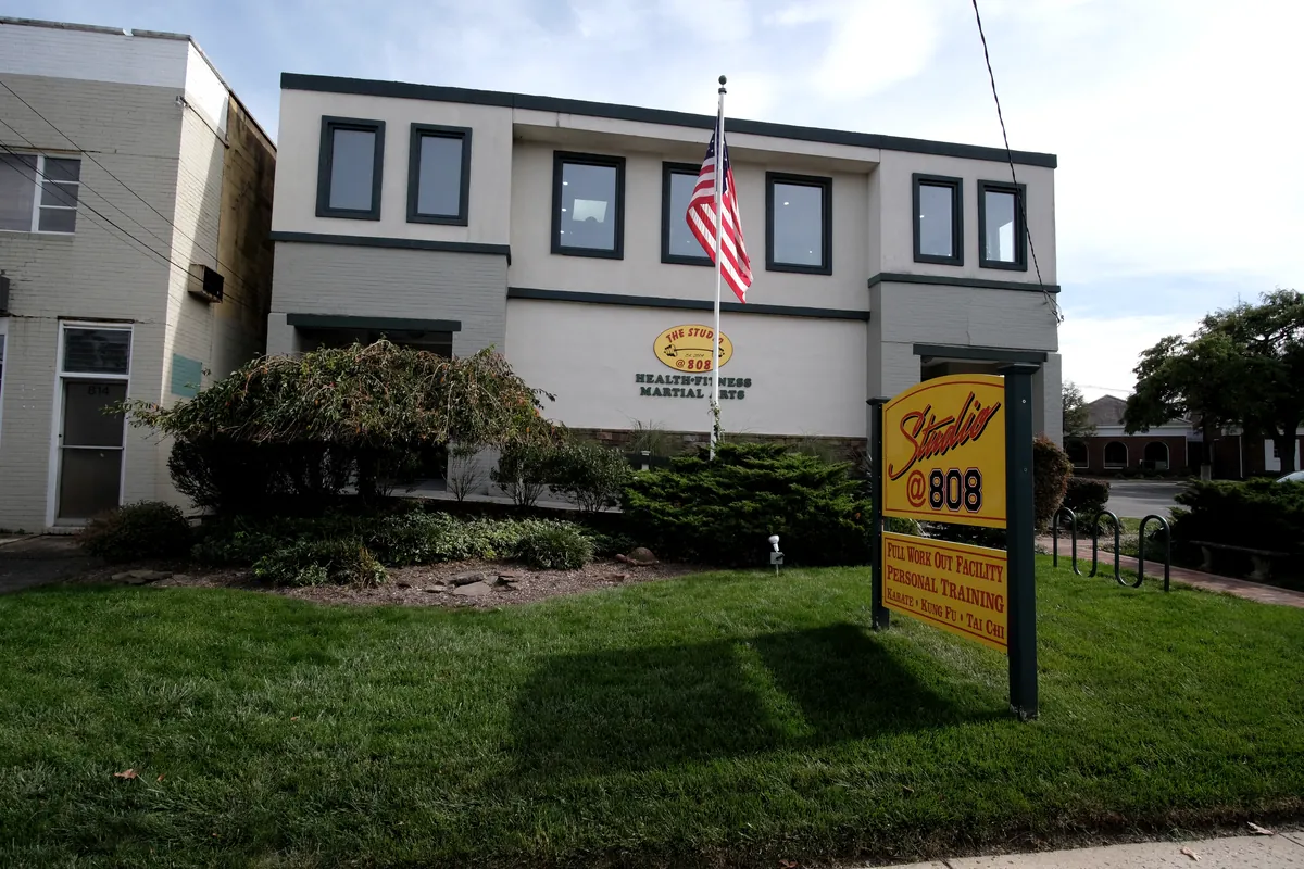 The club building and sign on Raritan Avenue